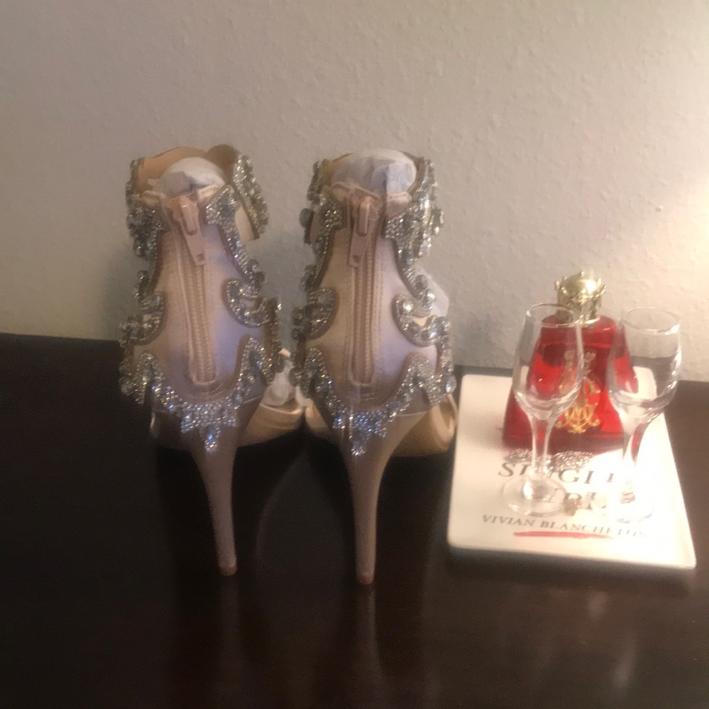 Classy Rhinestone day - Picture 4 of 6